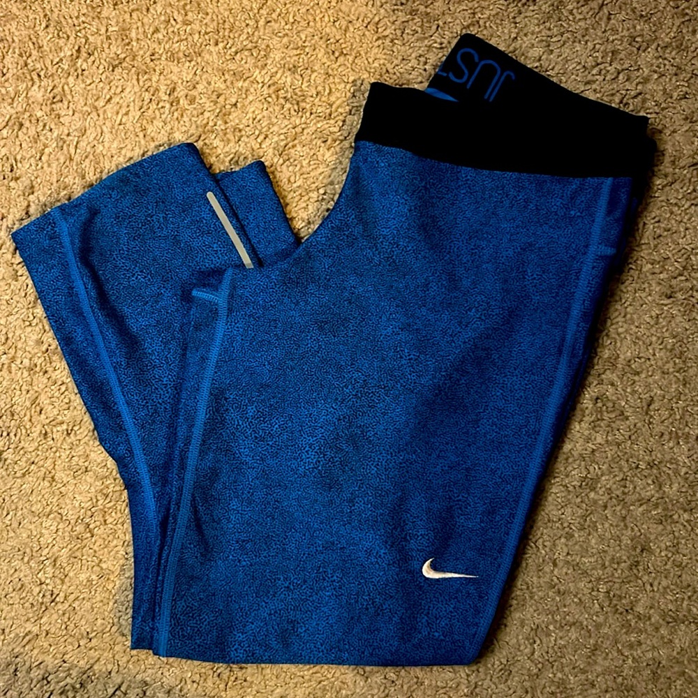 Nike capri leggings